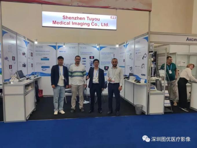 Full HD Endoscope Caméra médicale 100W Source lumineuse pour les ORL Urologie gynécologie Ophthalmologie 12